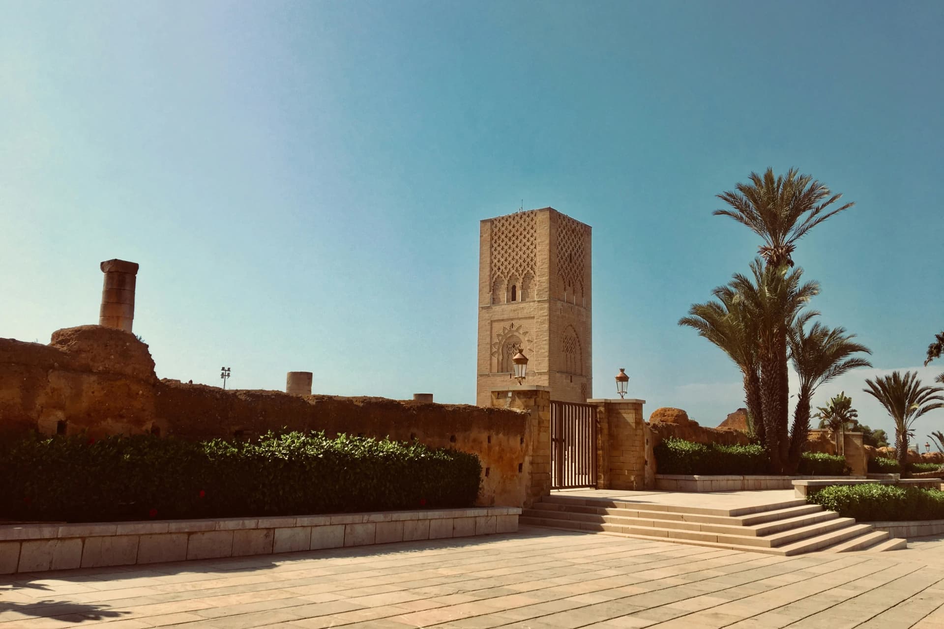 Ville capitale de Rabat avec bâtiments modernes et historiques